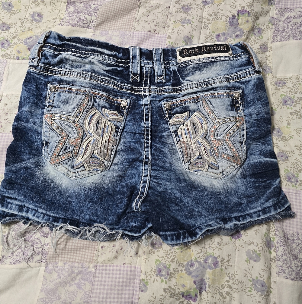 🤘NeW🎸 ROCK REVIVAL LIZBETH EMBELLISHED DISTRESS DESTRUCTED SHORTS 30 - Picture 8 of 16